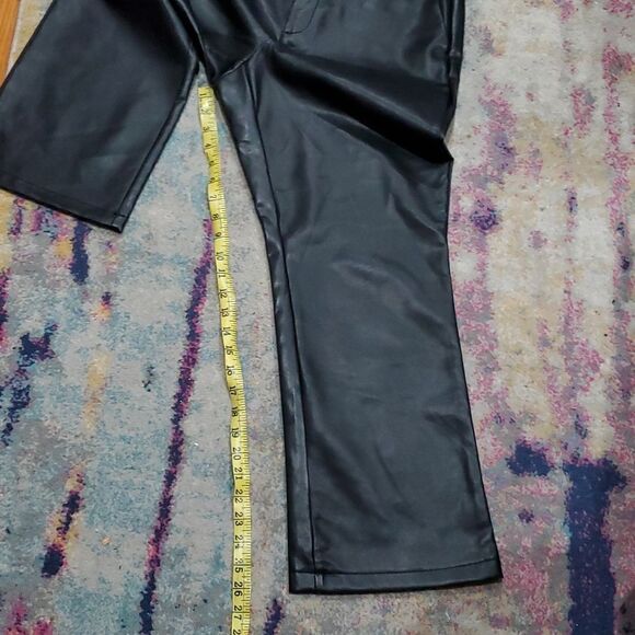Bagatelle Black Faux Leather Cropped Flare Pants Size M - Picture 12 of 14